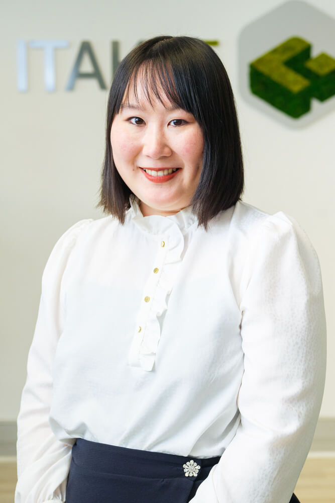 Sylvia K., head of digital at ITAK IT