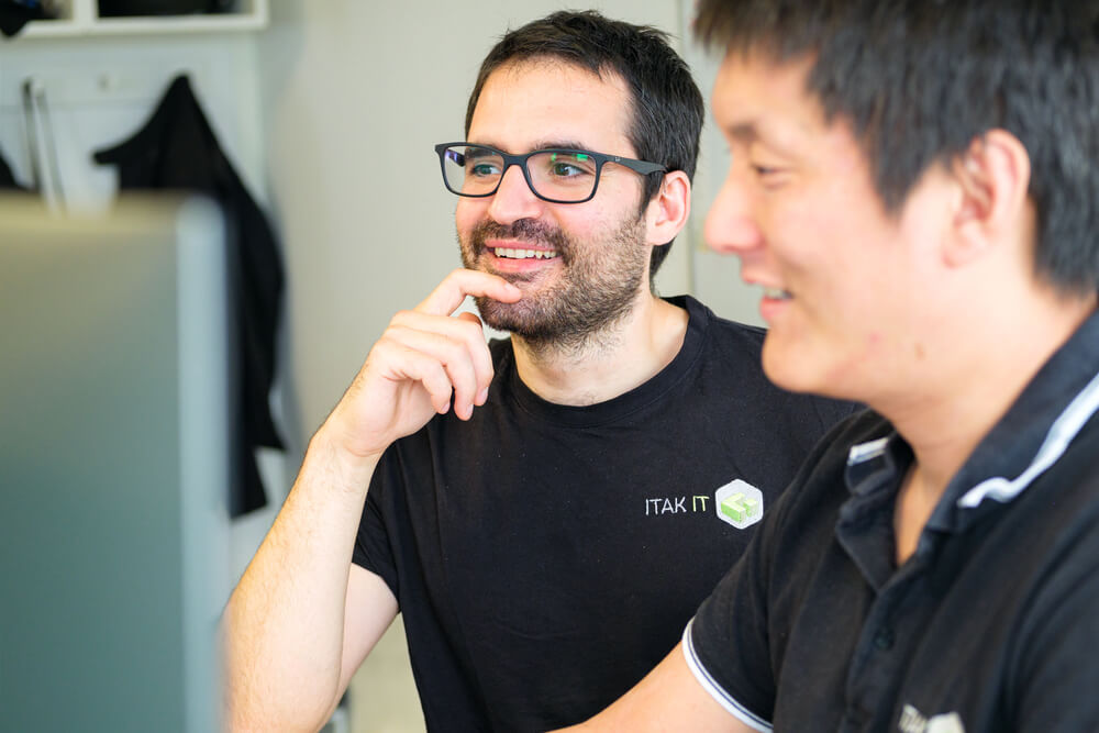 team-itak-2 Alex et Karl, fondateurs d'ITAK IT à Paris